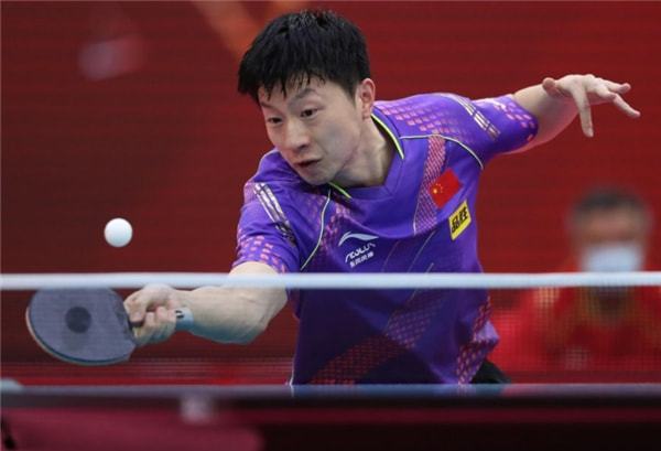 固的防守反 固的防守反