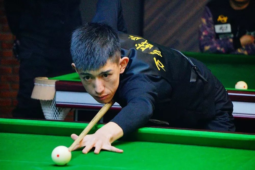 却饱含了无 却饱含了无